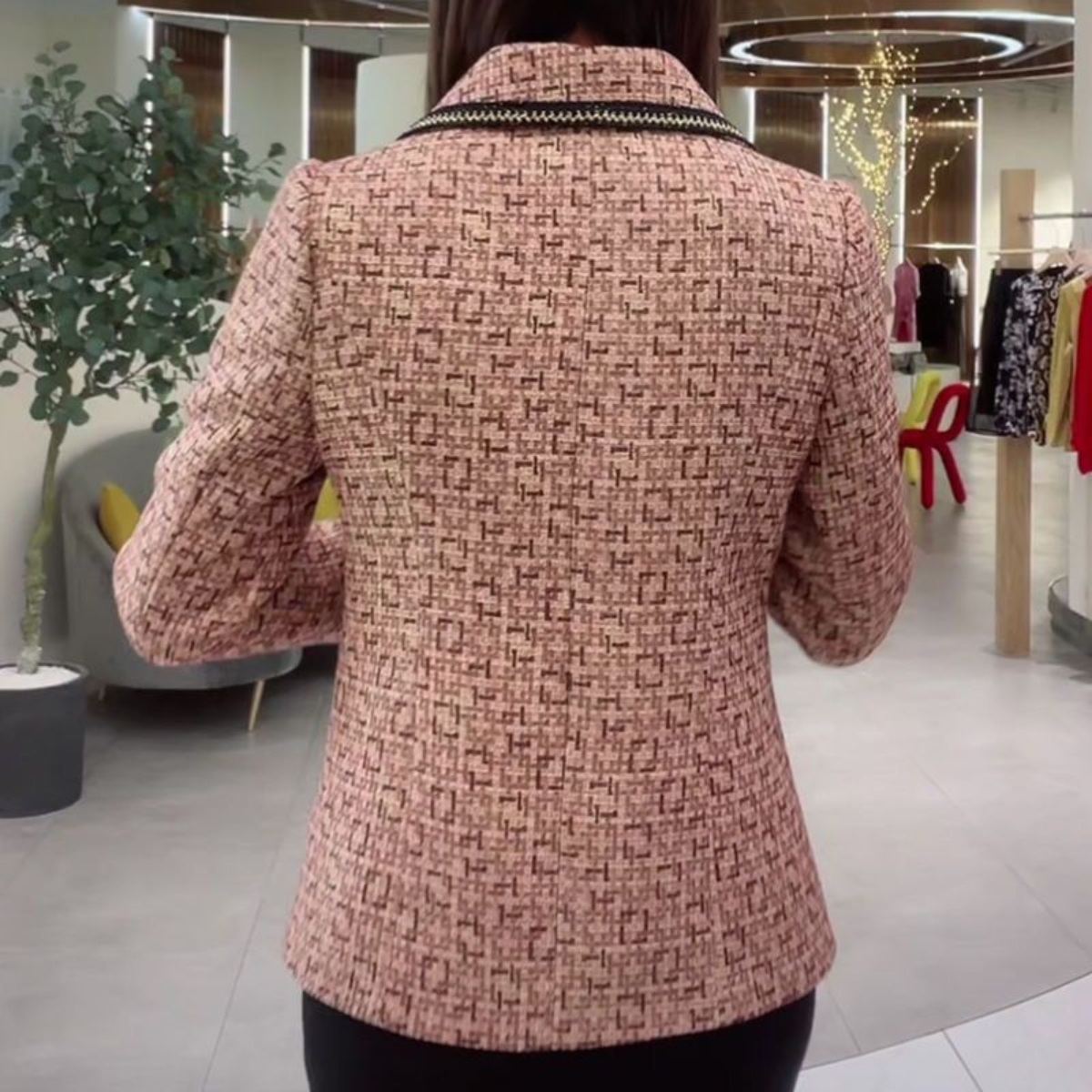 [Leve 2 e Pague 1] Blazer Feminino Isabella em Tweed Premium | Elegância Atemporal e Acabamento Sofisticado